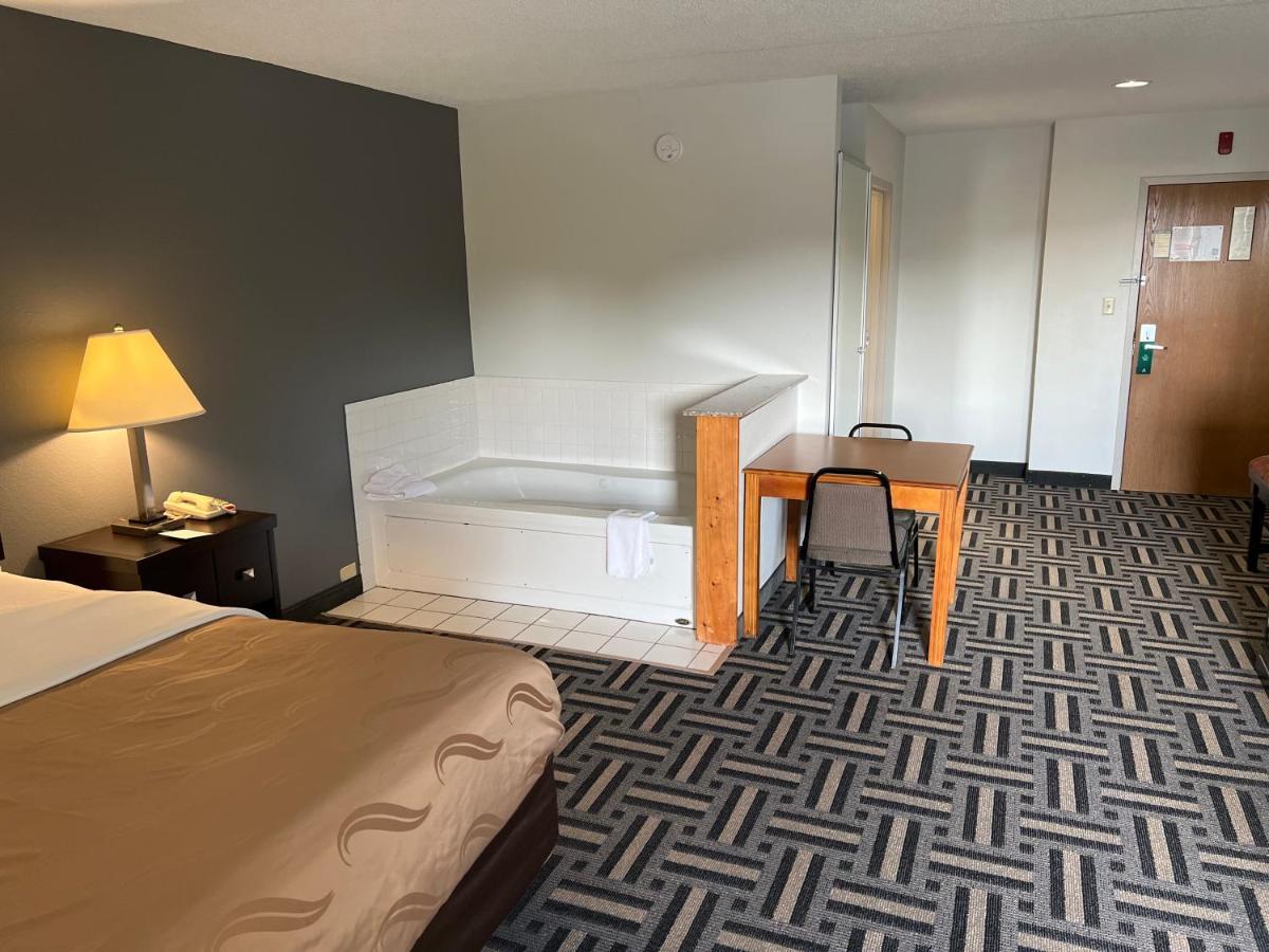 Quality Inn & Suites Rosemount Exteriör bild